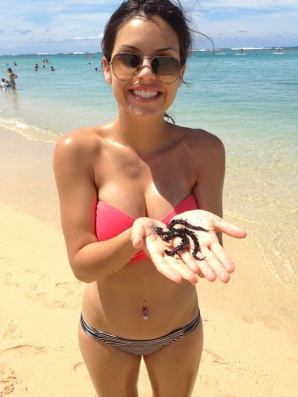 girls_in_bikini_23.jpg