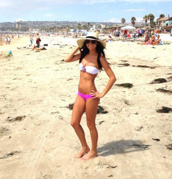 girls_in_bikini_26.jpg