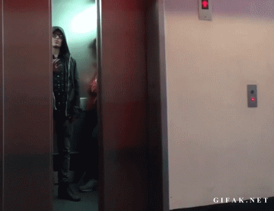people_pranking_other_people_for_fun_32.gif