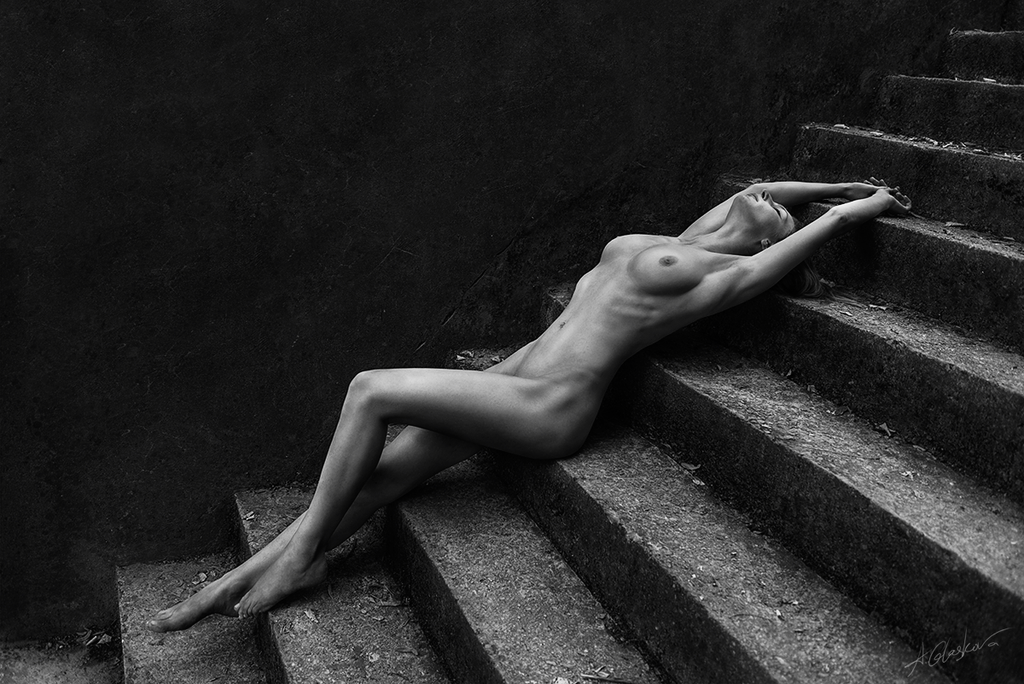 bw_diagonal_by_tikal_sh-d7yj8oc.png