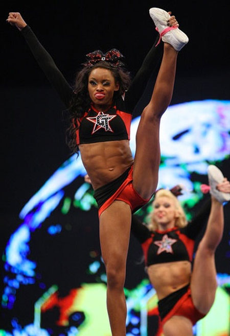 hilarious_cheerleader_faces_03.jpg
