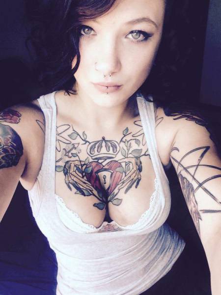 tattooed_girls_57.jpg