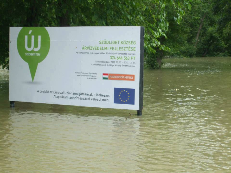 2245509-20160606-RXUatO.jpg